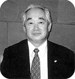 新美健治 氏